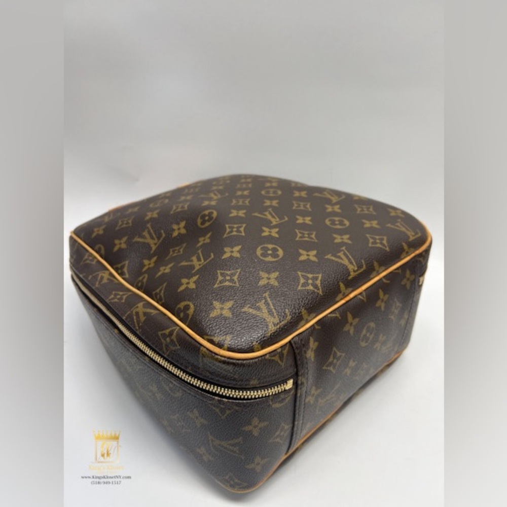 Louis Vuitton Monogram Excursion Bag - image 7